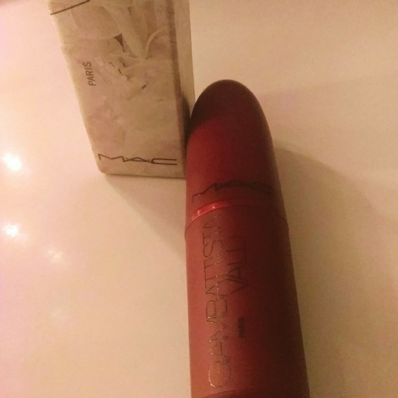 MAC Giambattista Valli Lipstick - Picture 2 of 2